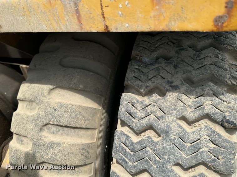 image for item DX0800 Hyster SC180 forklift