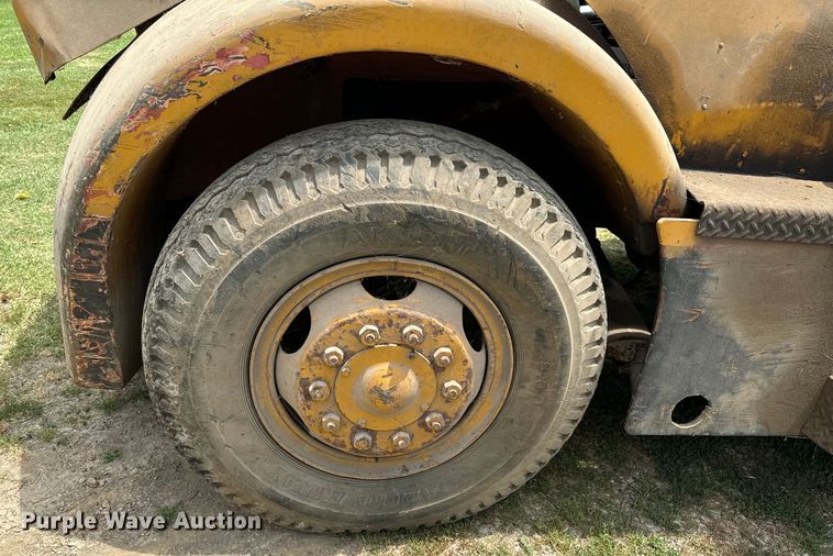 image for item DX0800 Hyster SC180 forklift