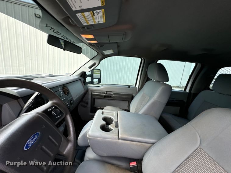 image for item DX0806 2012 Ford F450 Super Duty winch truck