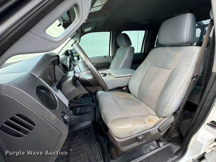 image for item DX0806 2012 Ford F450 Super Duty winch truck