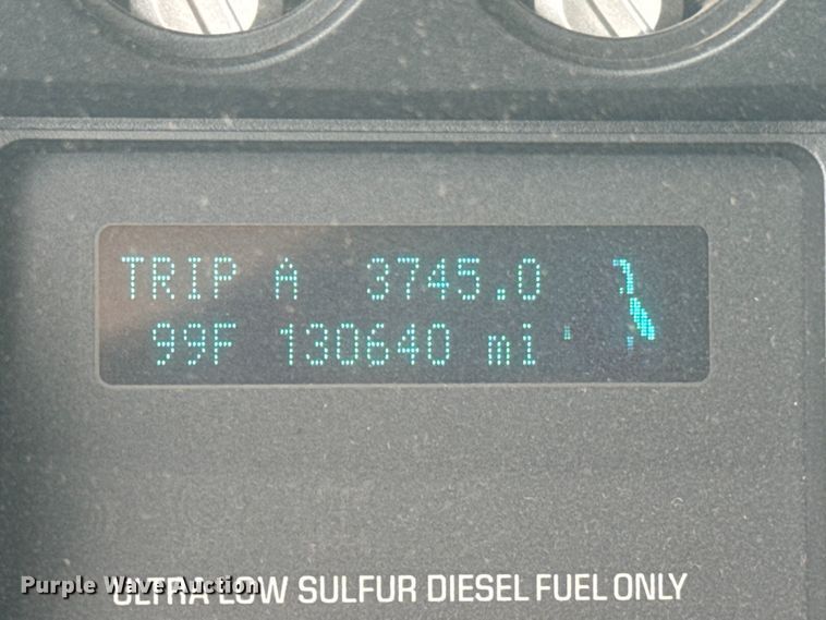 image for item DX0806 2012 Ford F450 Super Duty winch truck