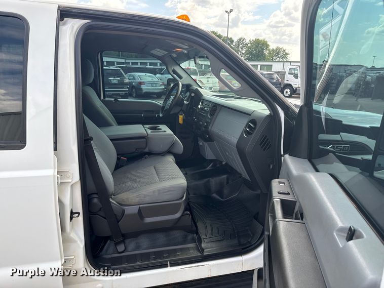 image for item DX0806 2012 Ford F450 Super Duty winch truck