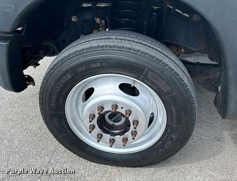 image for item DX0806 2012 Ford F450 Super Duty winch truck