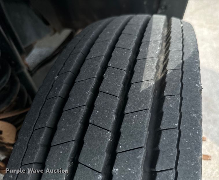 image for item DX0806 2012 Ford F450 Super Duty winch truck