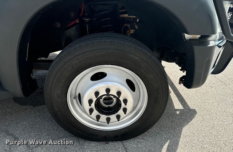 image for item DX0806 2012 Ford F450 Super Duty winch truck