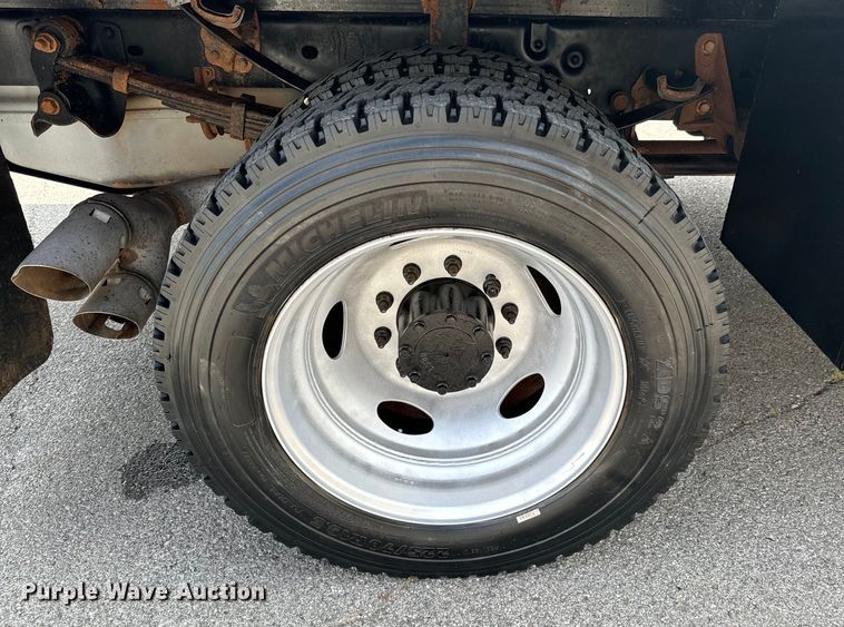 image for item DX0806 2012 Ford F450 Super Duty winch truck