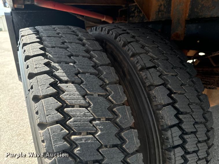 image for item DX0806 2012 Ford F450 Super Duty winch truck