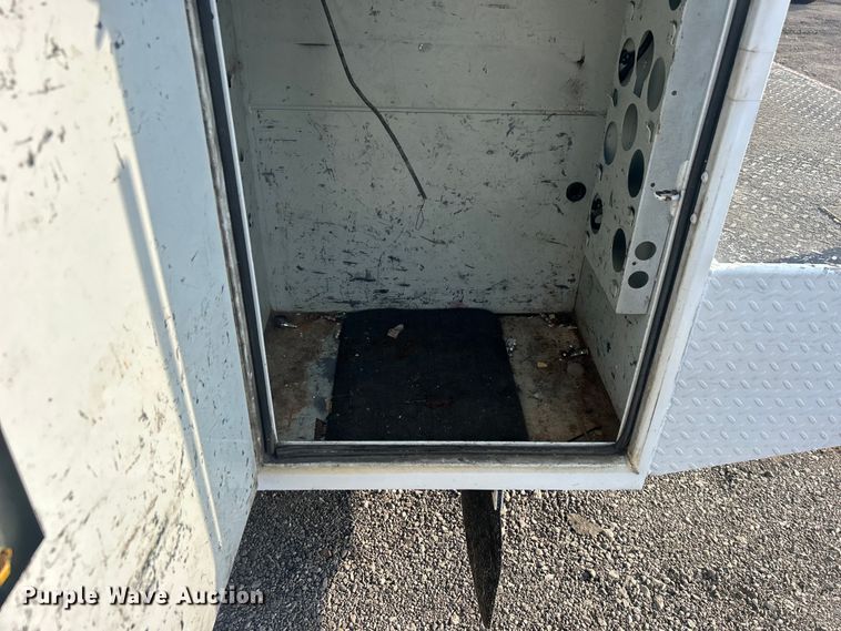 image for item EG0711 2008 Ford F450 Super Duty  bucket truck