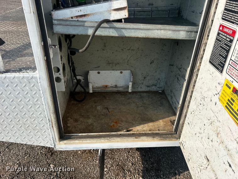 image for item EG0711 2008 Ford F450 Super Duty  bucket truck