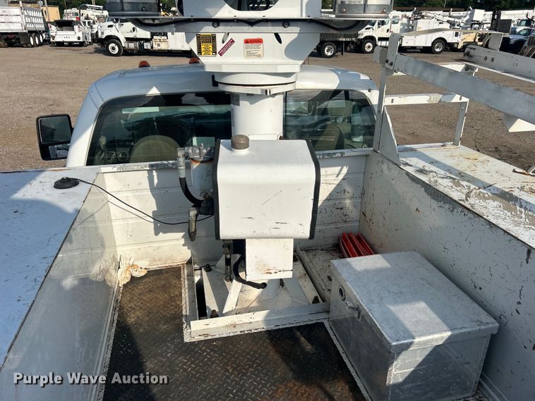 image for item EG0711 2008 Ford F450 Super Duty  bucket truck