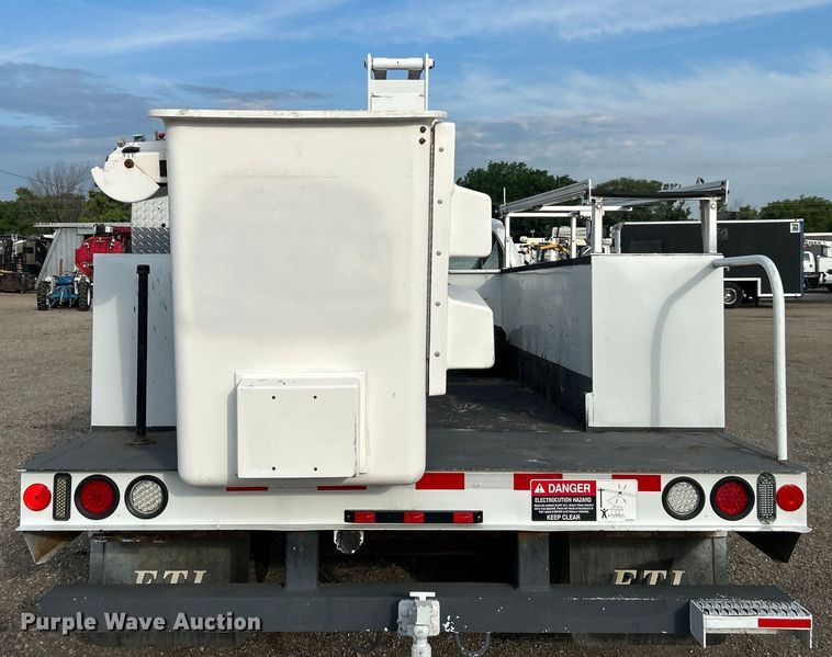 image for item EG0721 2011 Ford F450 Super Duty  bucket truck