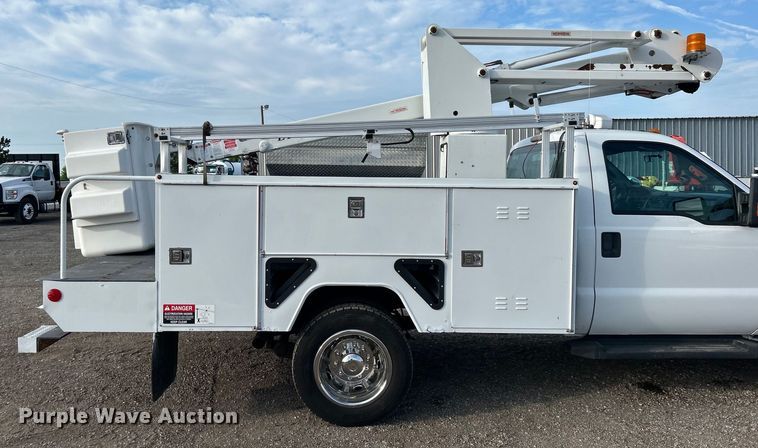 image for item EG0721 2011 Ford F450 Super Duty  bucket truck