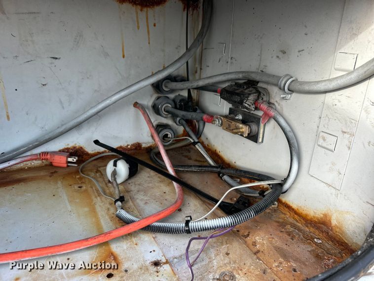 image for item EG0721 2011 Ford F450 Super Duty  bucket truck