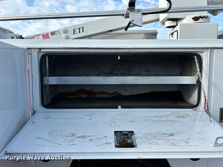 image for item EG0721 2011 Ford F450 Super Duty  bucket truck