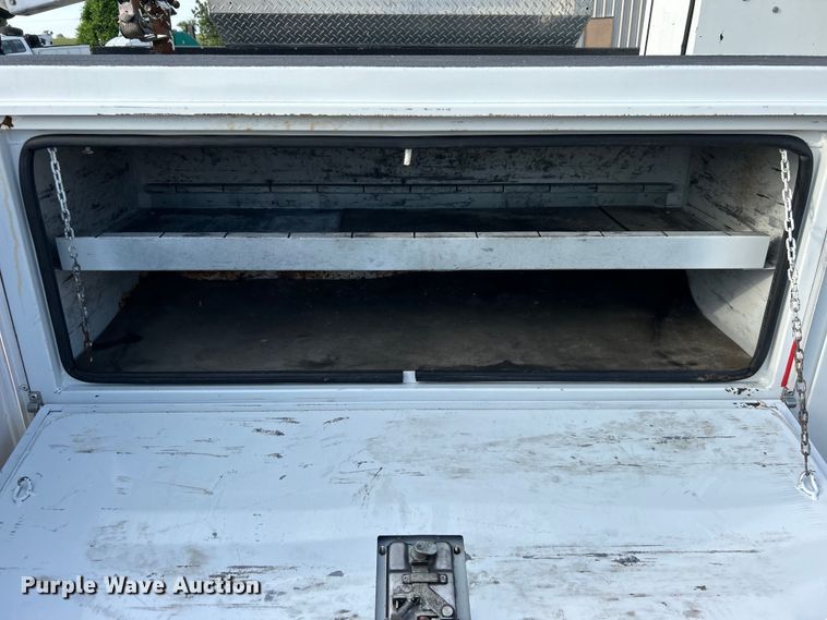 image for item EG0721 2011 Ford F450 Super Duty  bucket truck