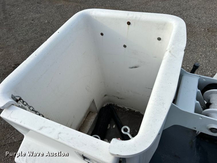 image for item EG0721 2011 Ford F450 Super Duty  bucket truck