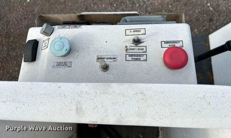 image for item EG0721 2011 Ford F450 Super Duty  bucket truck