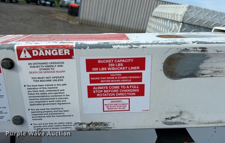 image for item EG0721 2011 Ford F450 Super Duty  bucket truck