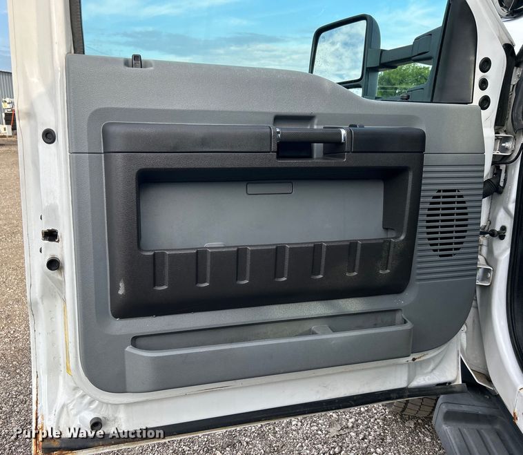 image for item EG0721 2011 Ford F450 Super Duty  bucket truck