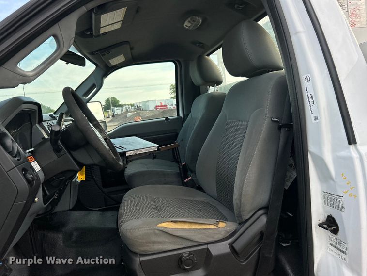 image for item EG0721 2011 Ford F450 Super Duty  bucket truck