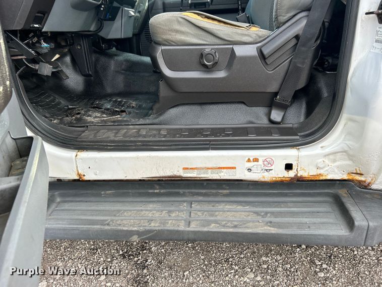 image for item EG0721 2011 Ford F450 Super Duty  bucket truck