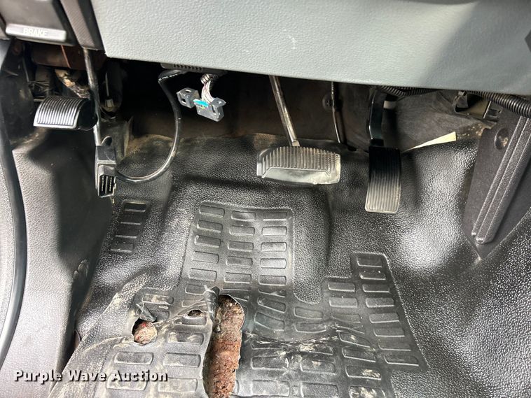 image for item EG0721 2011 Ford F450 Super Duty  bucket truck