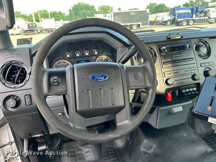 image for item EG0721 2011 Ford F450 Super Duty  bucket truck