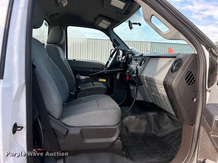 image for item EG0721 2011 Ford F450 Super Duty  bucket truck