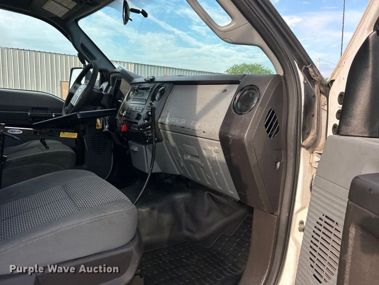 image for item EG0721 2011 Ford F450 Super Duty  bucket truck