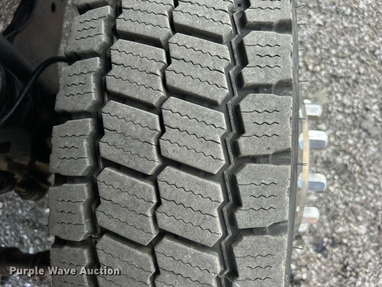 image for item EG0721 2011 Ford F450 Super Duty  bucket truck