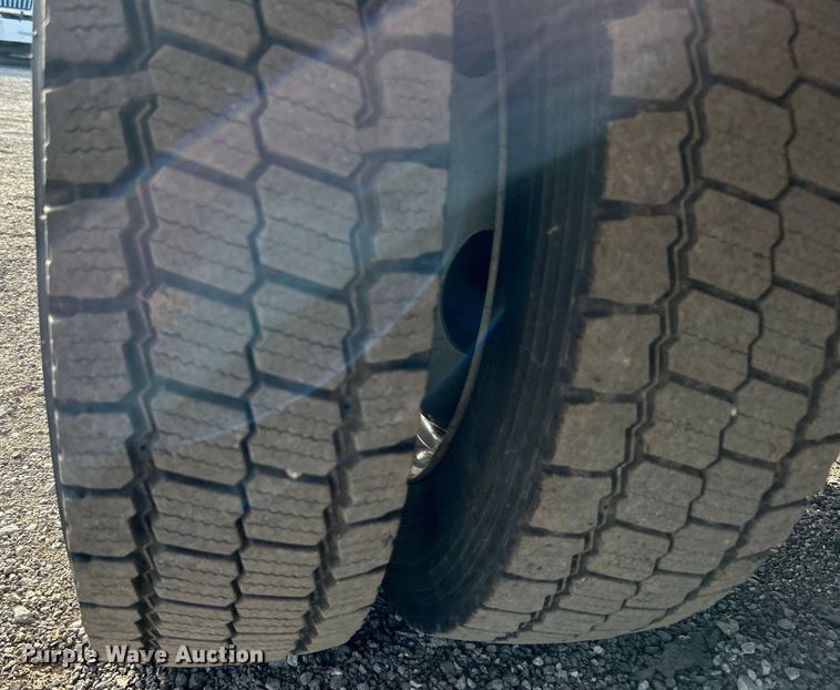 image for item EG0721 2011 Ford F450 Super Duty  bucket truck