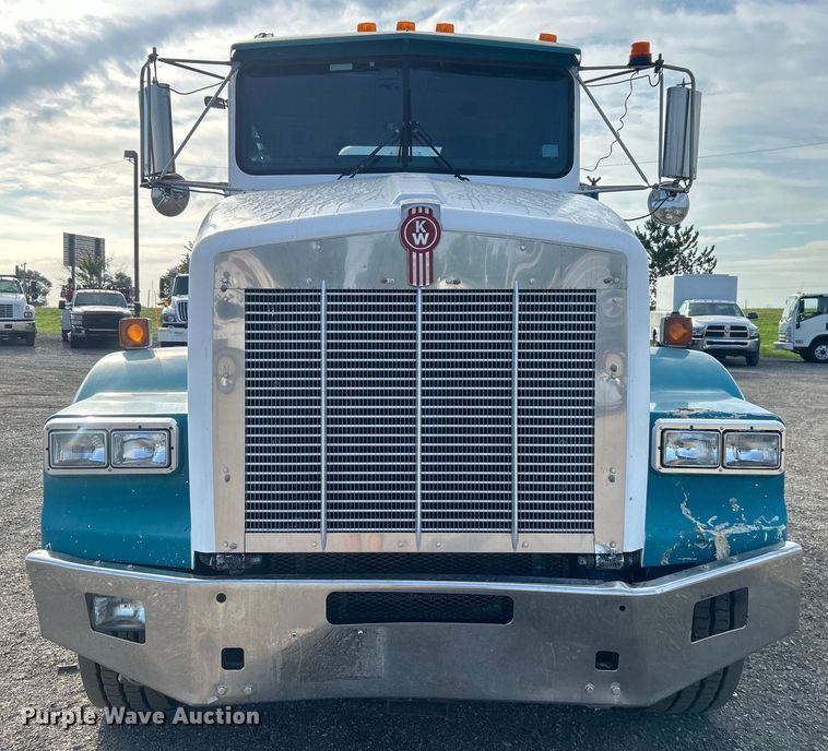 image for item EG0722 2005 Kenworth T800 vacuum truck