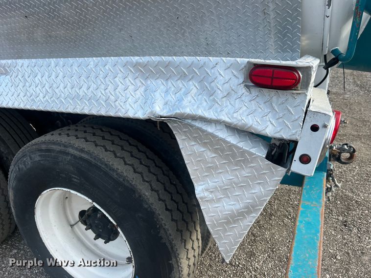 image for item EG0722 2005 Kenworth T800 vacuum truck