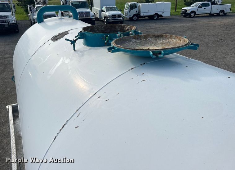 image for item EG0722 2005 Kenworth T800 vacuum truck