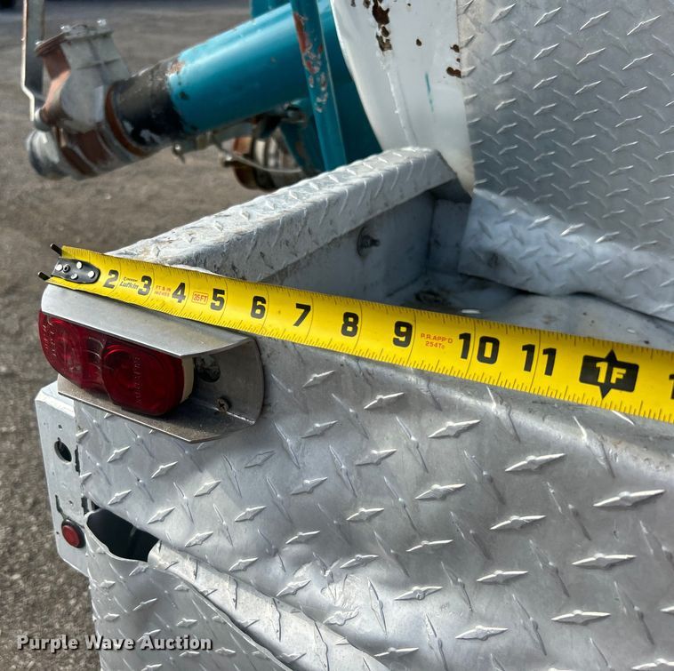 image for item EG0722 2005 Kenworth T800 vacuum truck