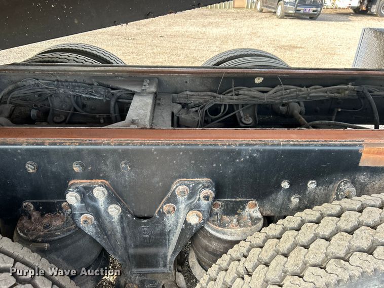 image for item EG0722 2005 Kenworth T800 vacuum truck