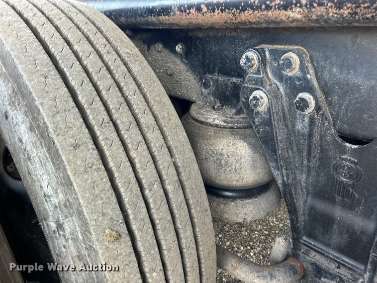 image for item EG0722 2005 Kenworth T800 vacuum truck