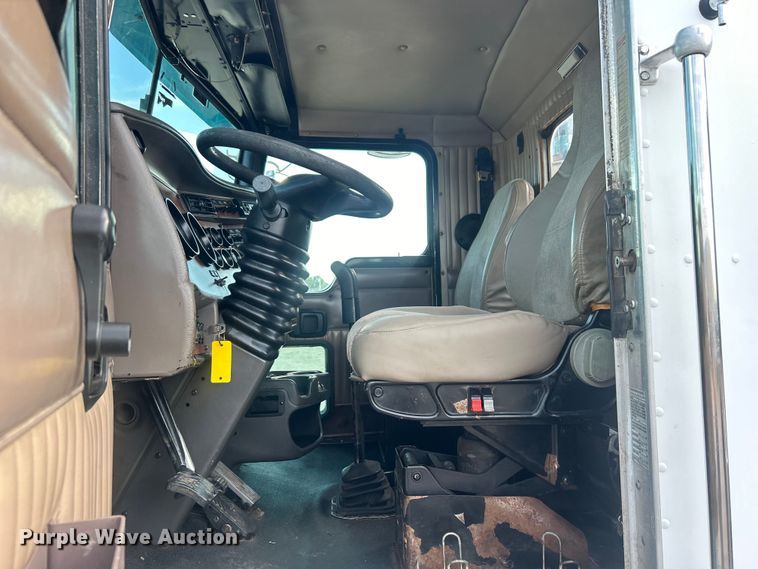 image for item EG0722 2005 Kenworth T800 vacuum truck