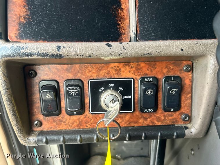 image for item EG0722 2005 Kenworth T800 vacuum truck