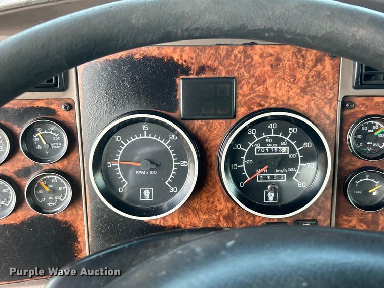 image for item EG0722 2005 Kenworth T800 vacuum truck