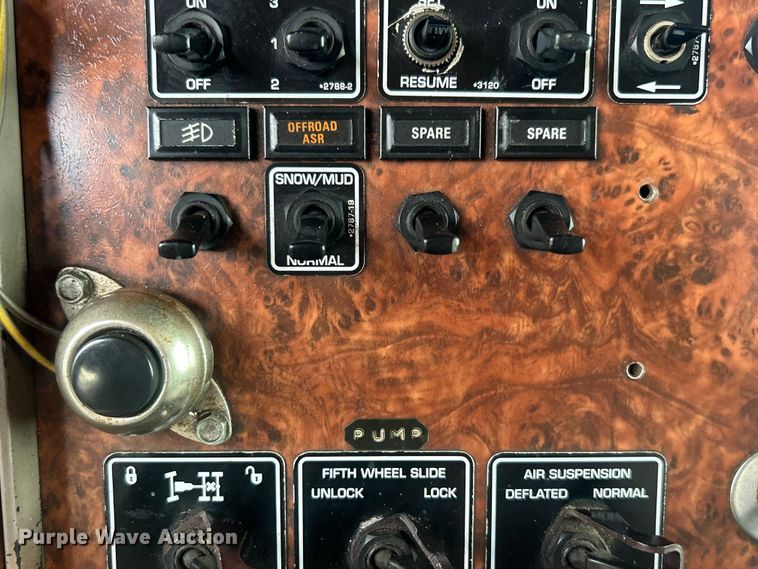 image for item EG0722 2005 Kenworth T800 vacuum truck