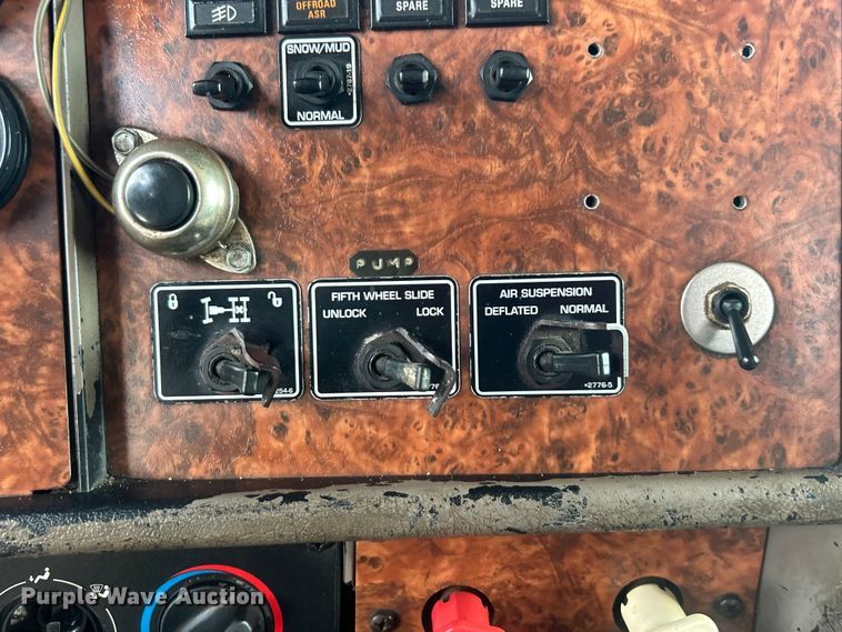 image for item EG0722 2005 Kenworth T800 vacuum truck