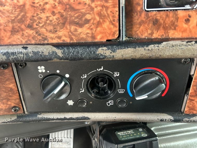 image for item EG0722 2005 Kenworth T800 vacuum truck