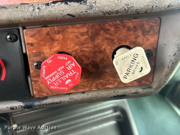 image for item EG0722 2005 Kenworth T800 vacuum truck