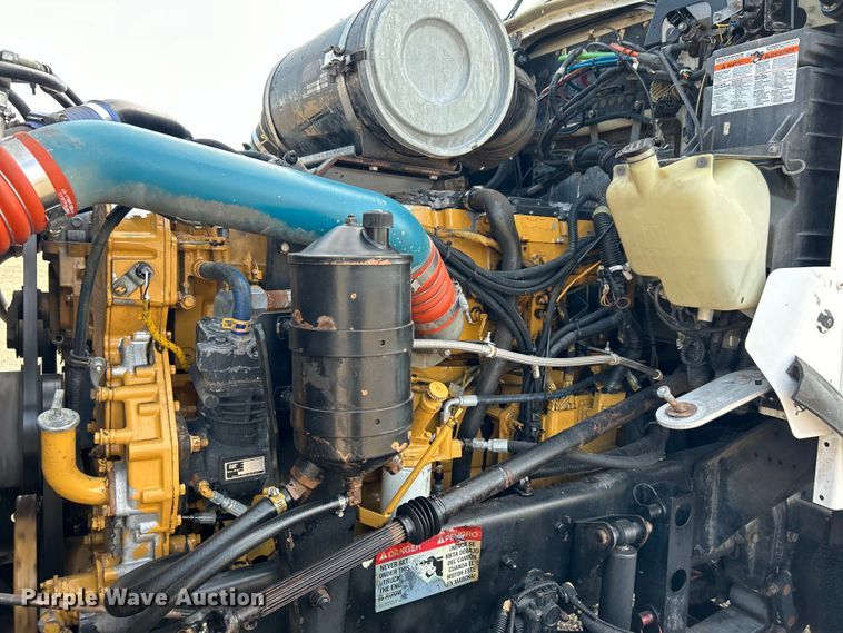 image for item EG0722 2005 Kenworth T800 vacuum truck