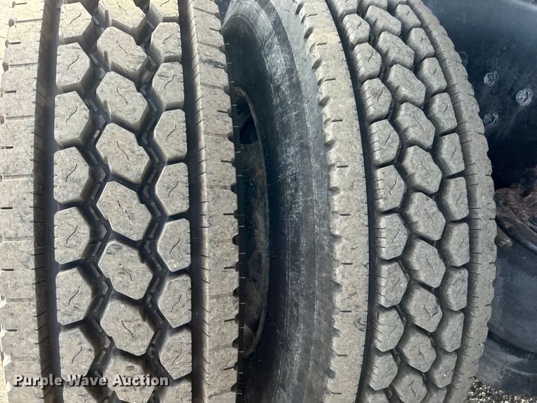 image for item EG0722 2005 Kenworth T800 vacuum truck