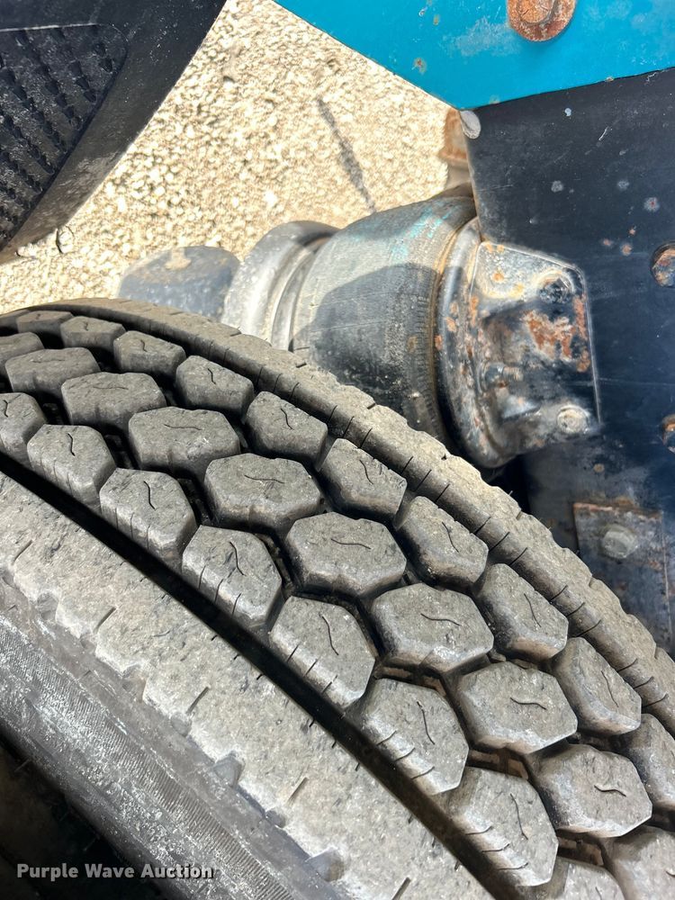 image for item EG0722 2005 Kenworth T800 vacuum truck