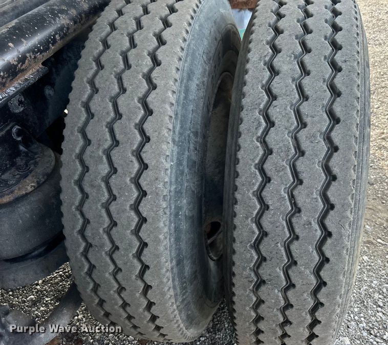 image for item EG0722 2005 Kenworth T800 vacuum truck