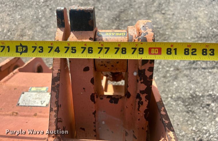 image for item EG0725 Dymax 3661D1 four-in-one bucket