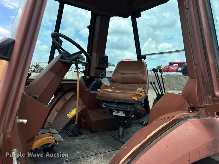 image for item EG0743 1991 Case 580 Super K backhoe